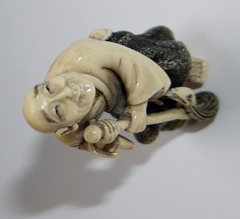 нэцкэ из слоновой кости, автор ТАДАМОРИ, Япония, 1900-е гг.