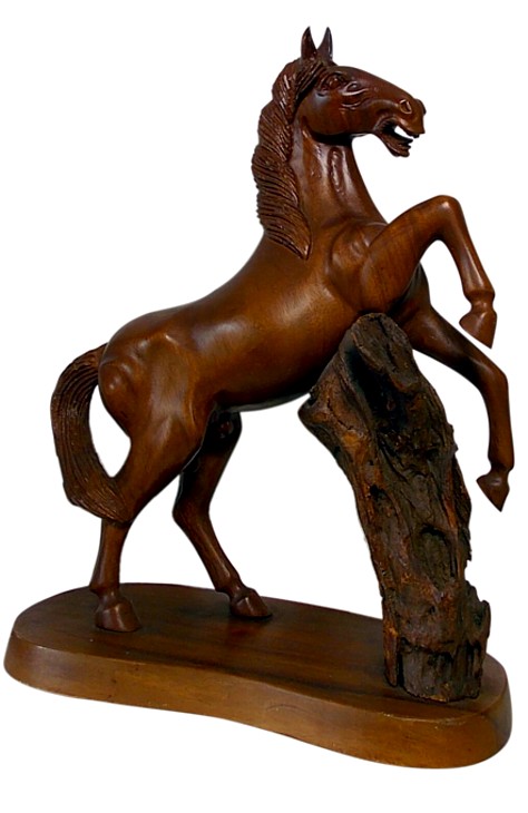 Резная фугура Играющий конь, японская кабинетная скульптура, дерево, 1920-е гг.