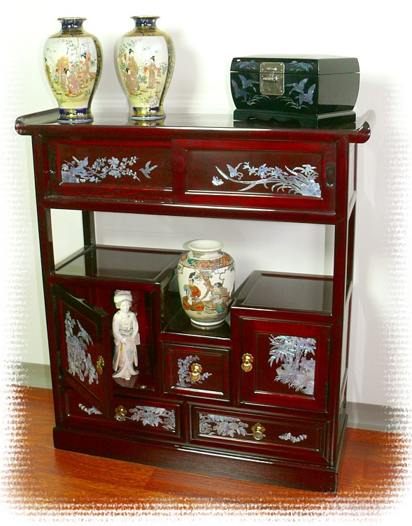японский инкрустированный шкаф для коллекций