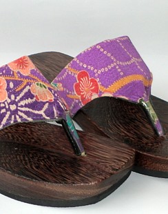 ГЭТА, японская традиционная деревянная обувь