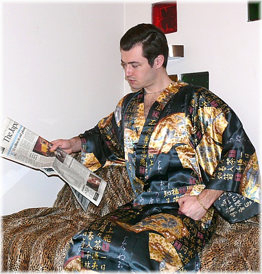 мужской шелковый халат - отличный подарок мужчине и стильная одежда для дома