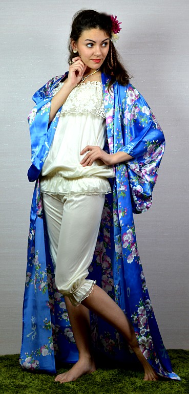 шелковый халат-кимоно ЦВЕТЕНИЕ САКУРЫ, сделано в Японии