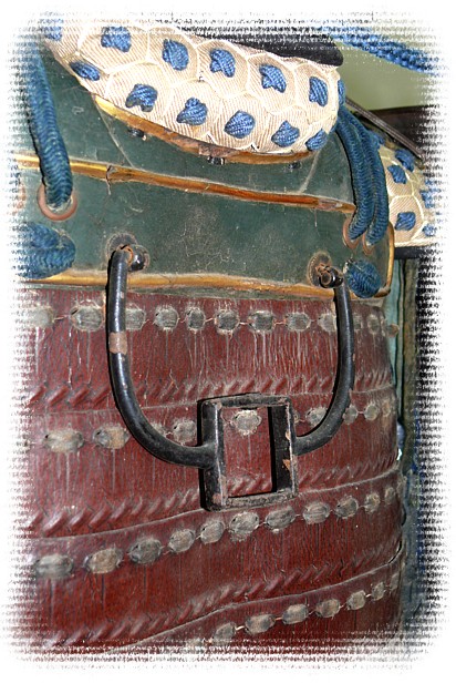 самурайские доспехи антикварные, Япония, конец эпохи  Муромачи, 16 в., деталь панциря сзади