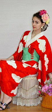винтажчая одежда: японское шелковое кимоно
